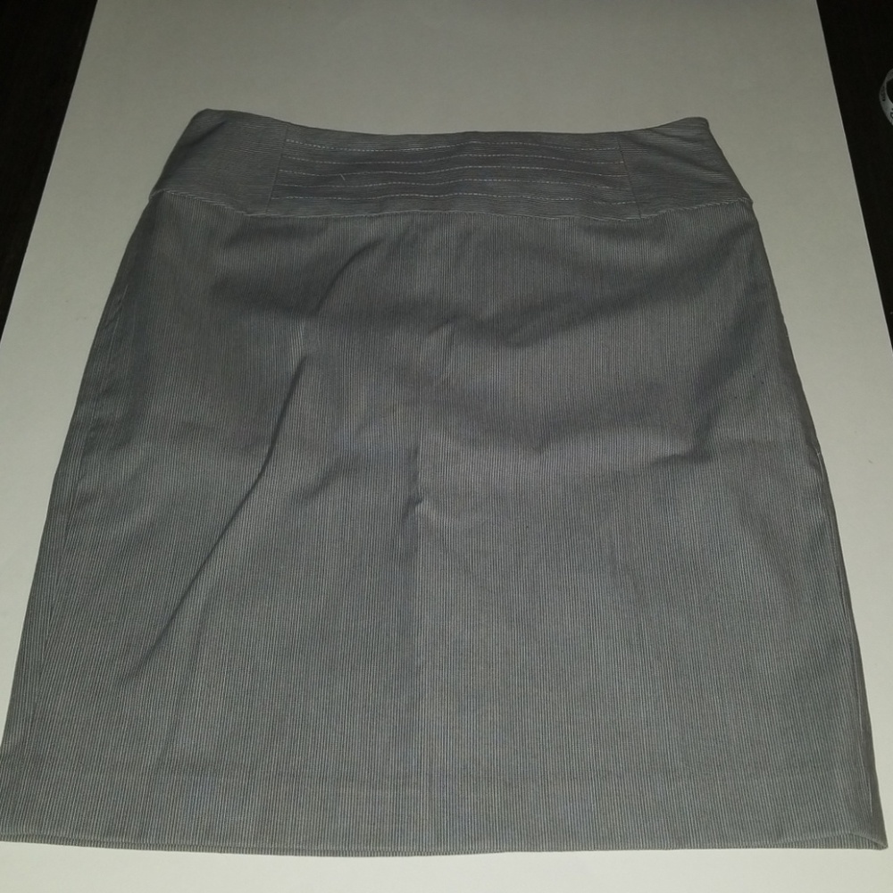 Banana Republic Pinstripe Pencil Skirt Sz 4 Career